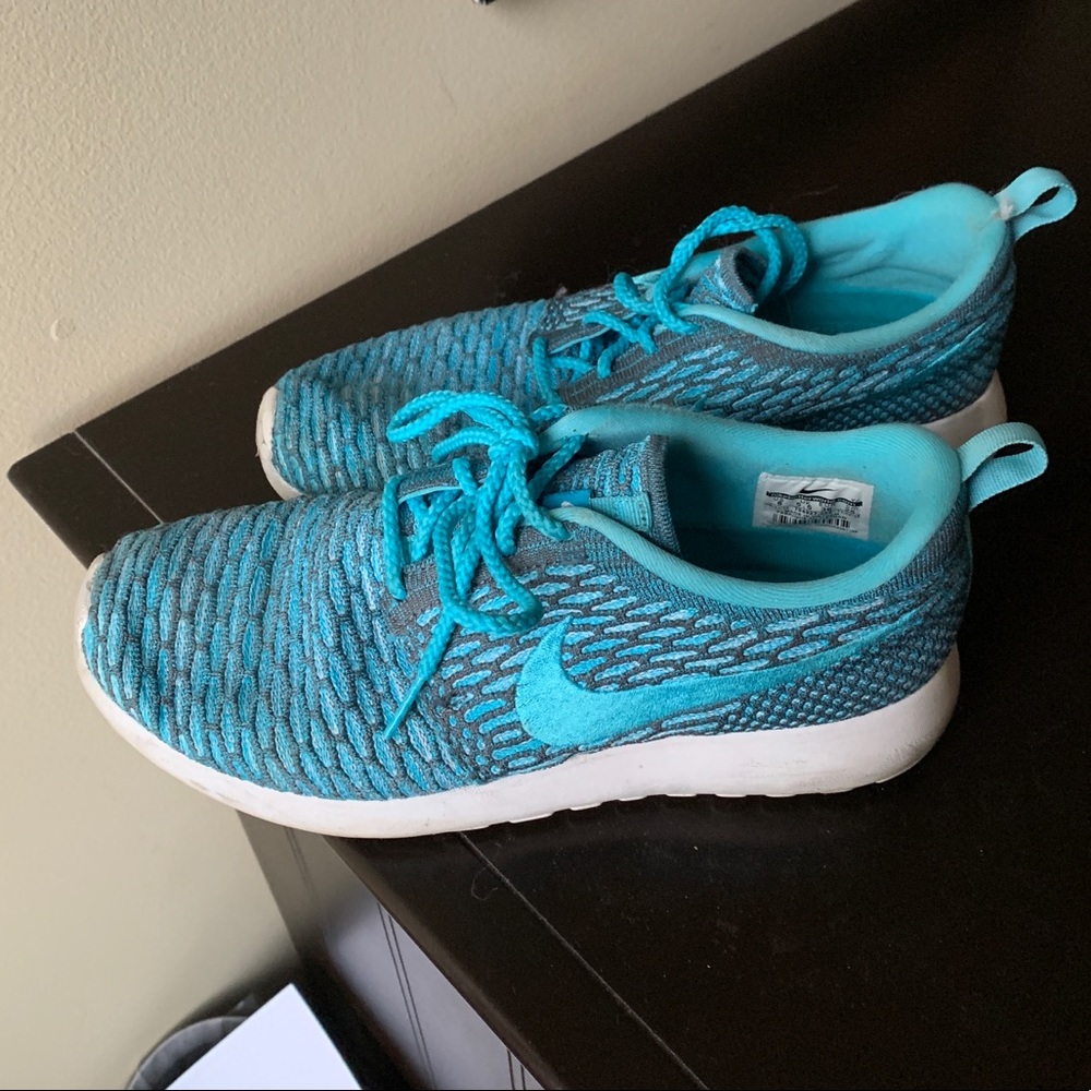 Women’s Nike Roshe size 8